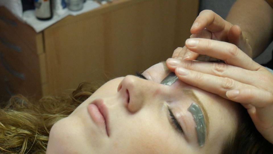 Harsen wenkbrauwen bij Health Hair & Beautysalon Angelie