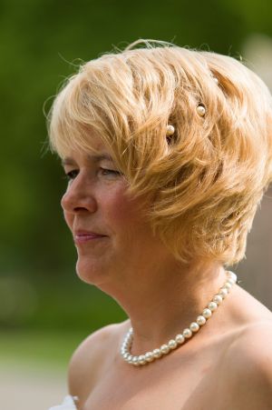 Bruidskapsel en visagie bij Health Hair & Beautysalon Angelie