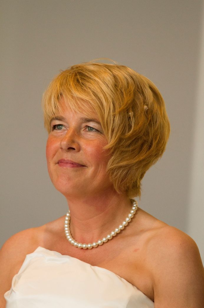 Bruidsmake-up en bruidskapsel bij Health Hair & Beautysalon Angelie