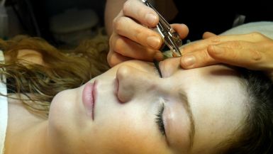 Epileren wenkbrauwen bij Health Hair & Beautysalon Angelie